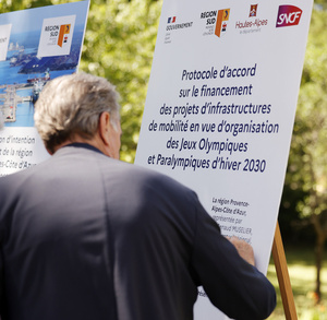 Signature d'un plan historique pour les transports alpins